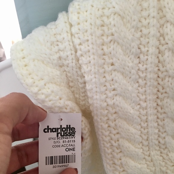 Ivory Infinity Scarf - Picture 2 of 4